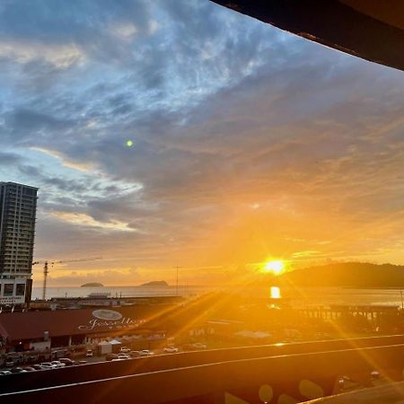 Апартаменты Jesselton Quay Sea & Pool View For 6 Pax Кота-Кинабалу Экстерьер фото