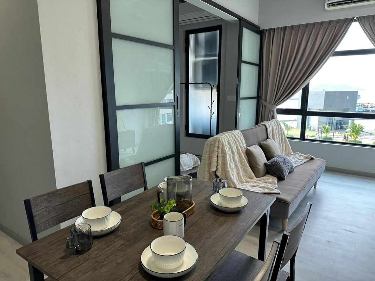 Апартаменты Jesselton Quay Sea & Pool View For 6 Pax Кота-Кинабалу Экстерьер фото