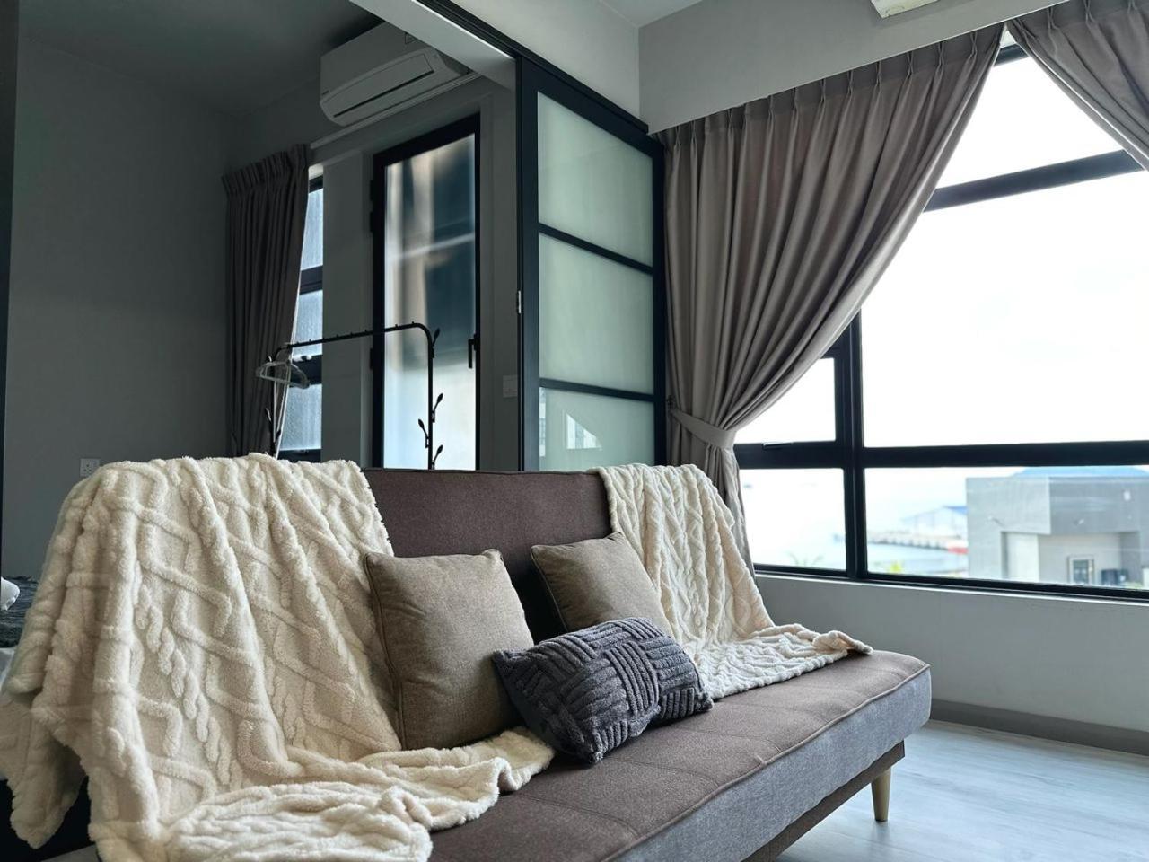Апартаменты Jesselton Quay Sea & Pool View For 6 Pax Кота-Кинабалу Экстерьер фото